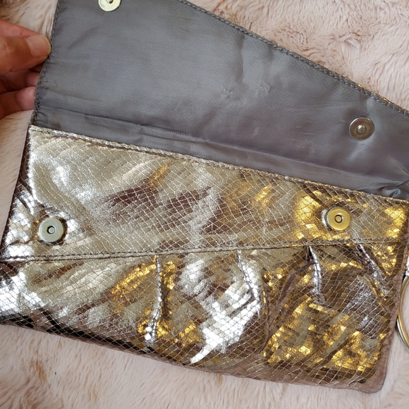 ALDO Gold Metallic 80s Inspired Wristlet Clutch Purse Handbag - Picture 4 of 6